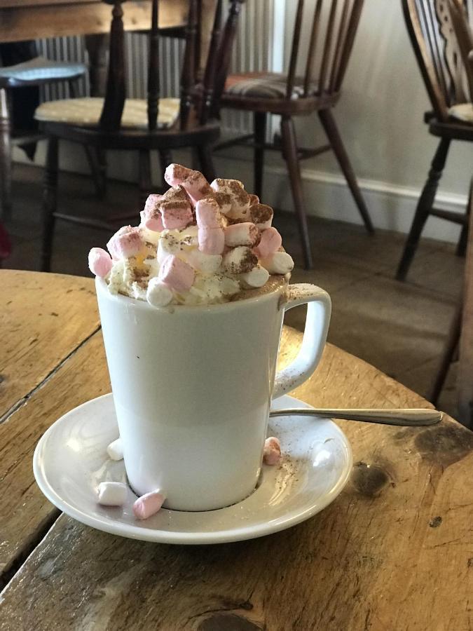 Lucy'S Tearoom 스토우온더올드 외부 사진
