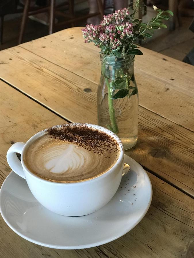 Lucy'S Tearoom 스토우온더올드 외부 사진